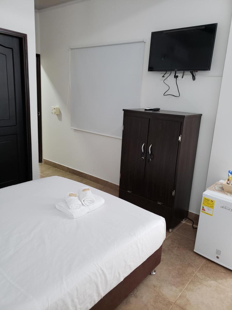 Hotel Puerto Azul Puerto Berrio Bagian luar foto